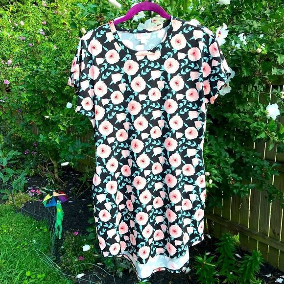 LuLaRoe Mitzi Top - Picture 1 of 9